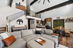 Smart TV, fireplace - Hayden Lakefront Cabin w/ Private Dock & Stunning Views for Families (Hayden)