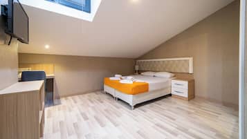 In-room safe, individually decorated, individually furnished, desk