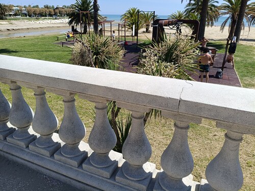 Apartment in property house near sea and center 