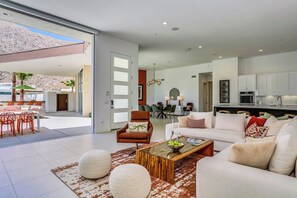 Unclassified image, 2 of 45, button