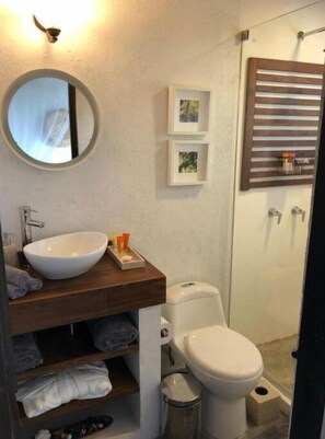 Gratis toiletartikelen, badjassen, handdoeken, zeep