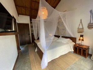 1 habitación, ropa de cama hipoalergénica, escritorio y insonorización