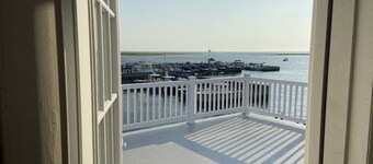 Bay front in Beach Haven Terrace-3 boat slips, game room tons of new renovations