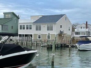 Marina - Bay front in Beach Haven Terrace-3 boat slips, game room tons of new renovations (Long Beach)