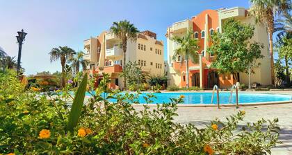 Apartment with an amazing swimming pool view