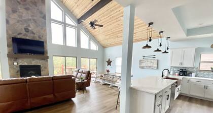 Arrowhead Lodge-ADA Lake view w/Pickleball Court!