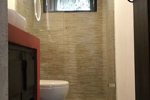 Toallas, jabón, papel de baño