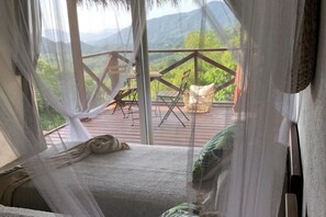 1 غرفة نوم وملاءات إيطالية من طراز فريتي وأغطية فراش متميزة