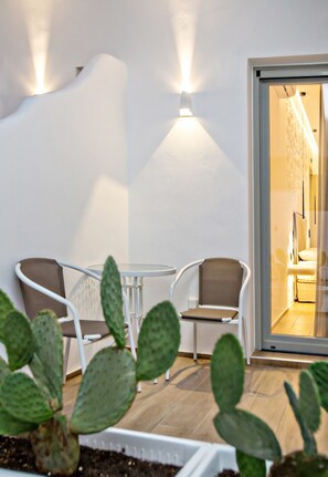 Studio | 2 bedrooms, Internet