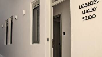 Studio | 2 bedrooms, Internet