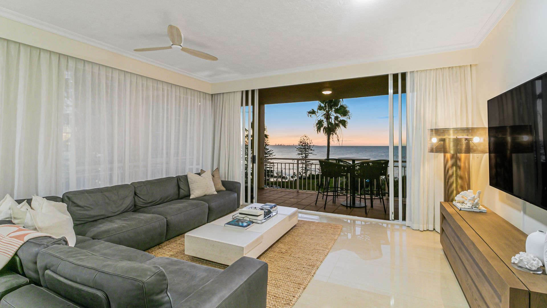 Orion 6 - Beachfront Rainbow Bay - All Linen Supplied - Min. 3 Night Stays! — image 8