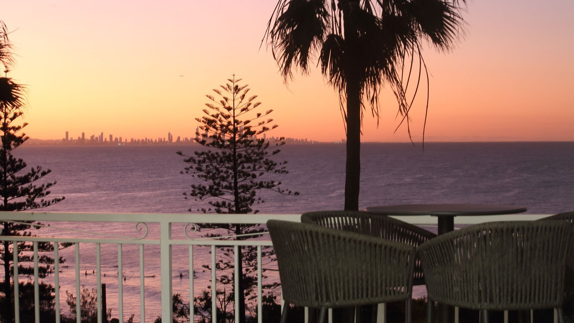 Orion 6 - Beachfront Rainbow Bay - All Linen Supplied - Min. 3 Night Stays! — image 22