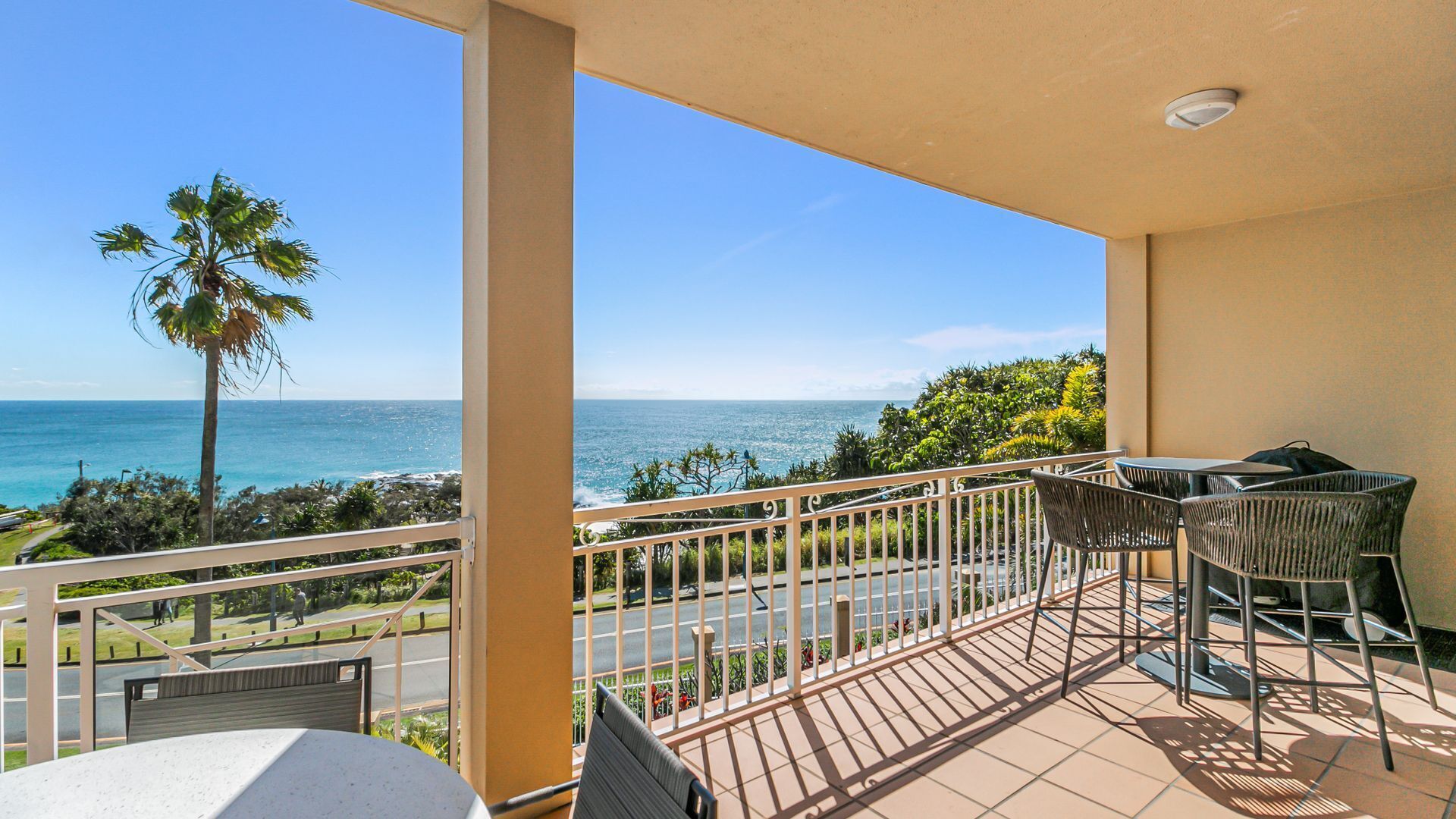 Orion 6 - Beachfront Rainbow Bay - All Linen Supplied - Min. 3 Night Stays! — image 7