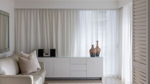 Interior - Orion 6 - Beachfront Rainbow Bay - All Linen Supplied - Min. 3 Night Stays! (Rainbow Bay)
