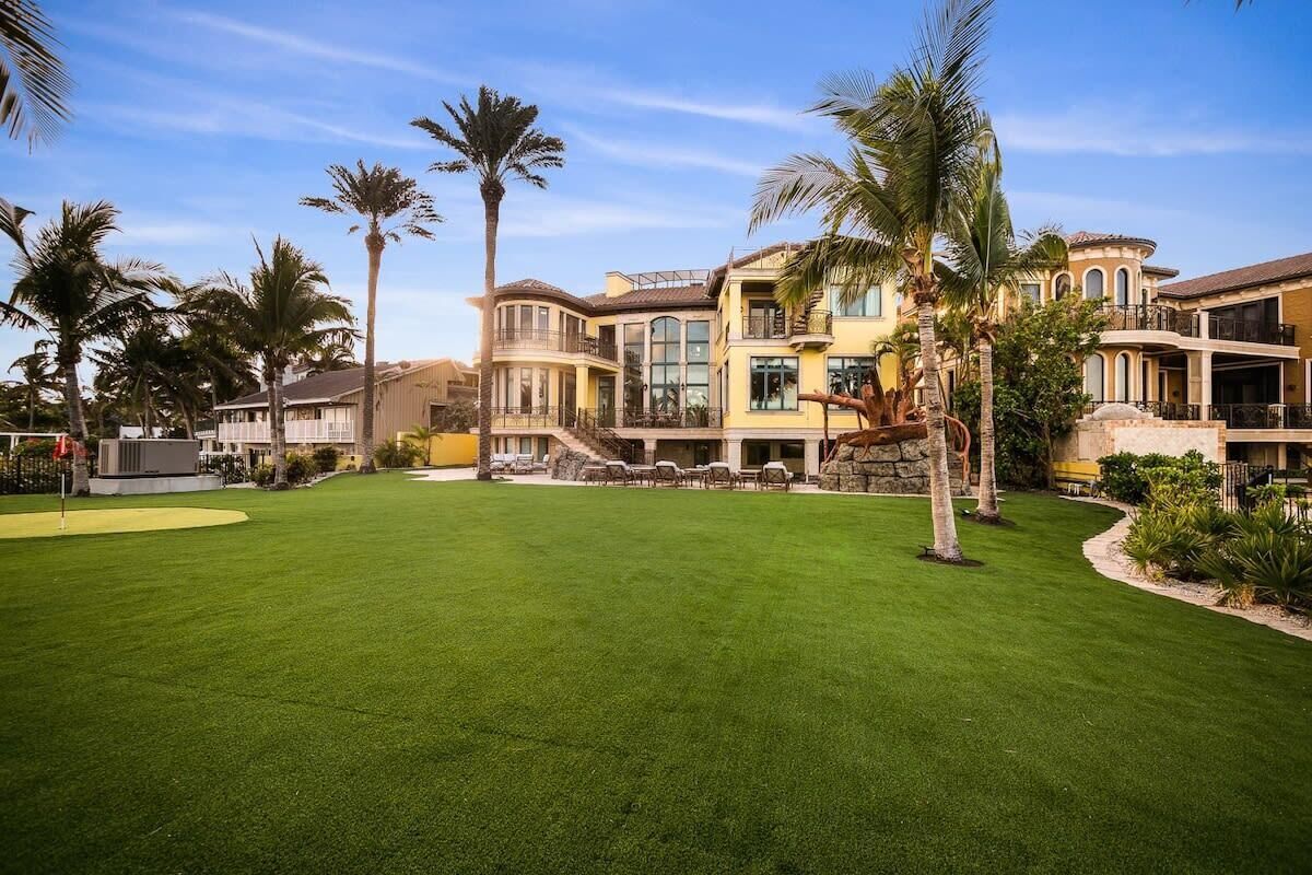 Luxurious Oceanfront Mansion! Movie Theater, Pool, Jacuzzi, Water Slide, Golf! 
