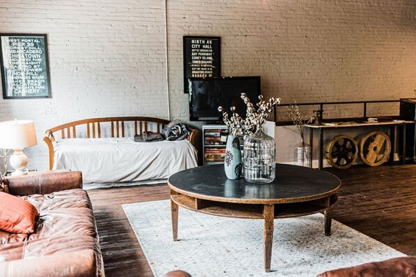 Smart TV, video games