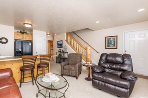 Living area - Ogden Valley Family Get Away (Eden)