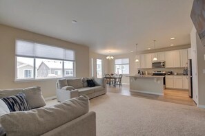 Smart-TV, Tischtennisplatte