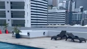 Outdoor pool - Panama from the sky in the Financial  District (Panamá)