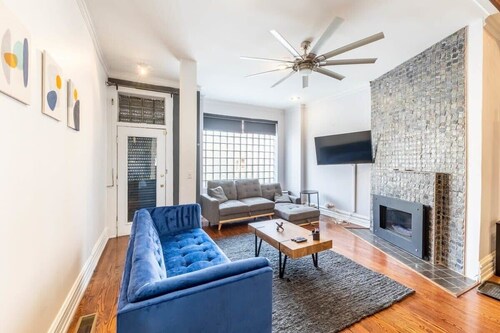 Modern 4 Bedroom Greystone | White Sox