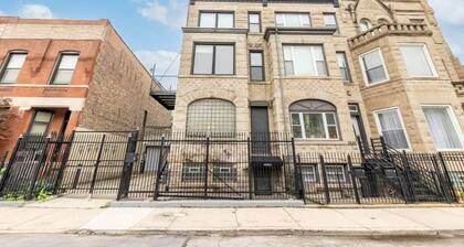 Modern 4 Bedroom Greystone | White Sox