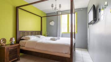 3 quartos, ferros/tábuas de passar roupa, Wi-Fi, roupa de cama