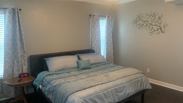 1 habitación, escritorio, tabla de planchar con plancha y wifi gratis