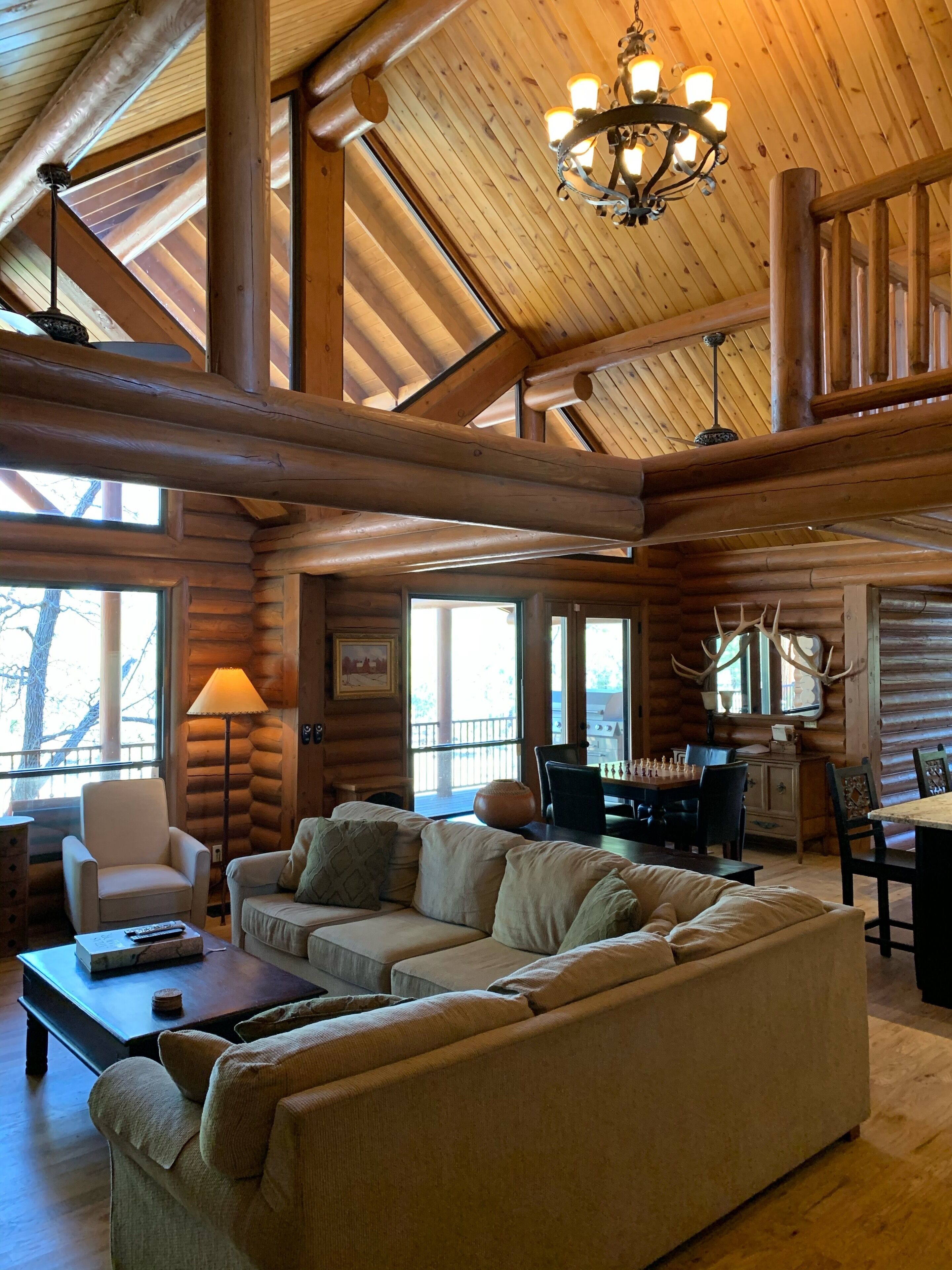 NEWER, LUXURY, Solid LOG CABIN on Secluded 10 ACRES in Northern AZ🍁🍂🌲