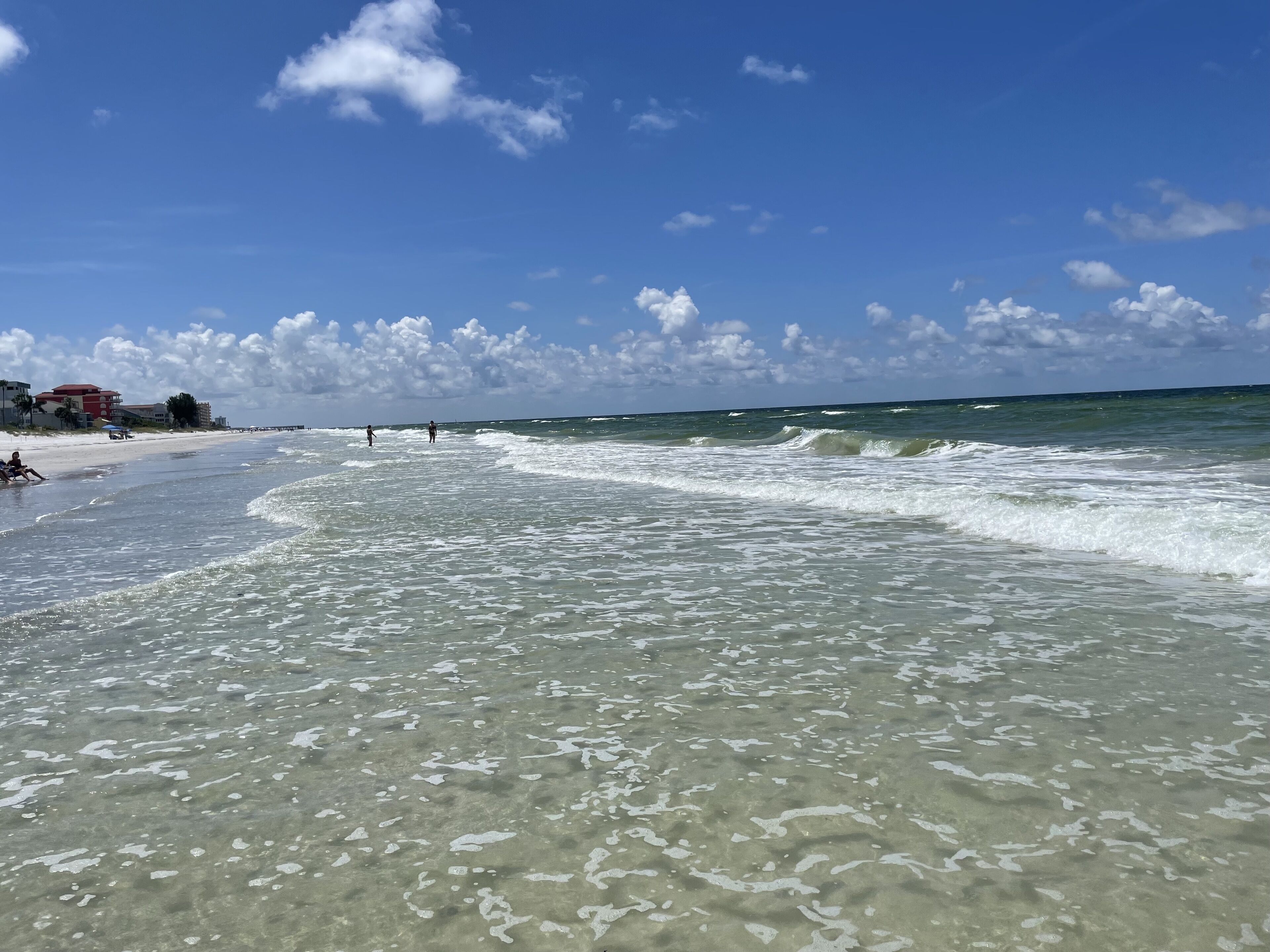 Beach nearby, sun loungers, beach towels
