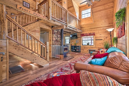Rustic Duck Creek Village Cabin w/ Fire Pit!