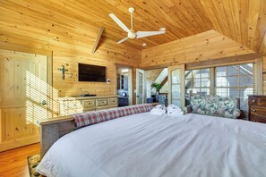 4 slaapkamers, een strijkplank/strijkijzer, reisbedje, internet