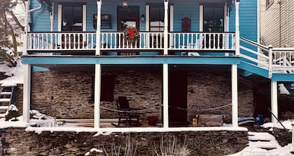 Downtown Harpers Ferry! Charming Historic House in Harpers Ferry National Park!