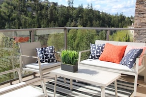 Property grounds - Pool-View condo at Pinnacle Pointe Resort-Sleeps 6 (Kelowna)