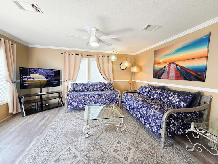 Coastal Breeze Perfect Family Getaway/ Sleep 9 - Laguna Beach