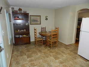 Dining - The Grey Cabin at Highland Hideaways (mouth of wilson)