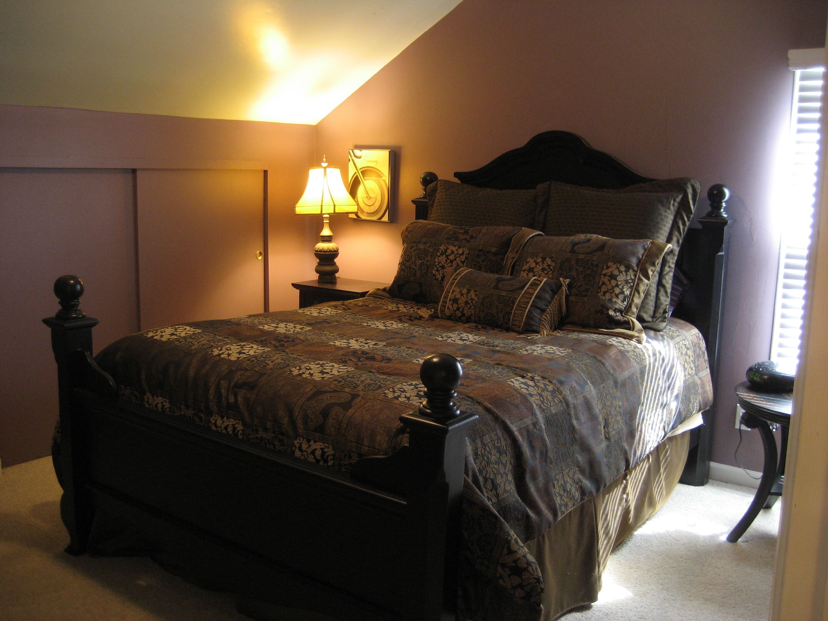 4 dormitoris, escriptori i planxa i posts de planxar 