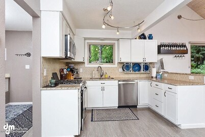 Modern & Unique South Anchorage Home