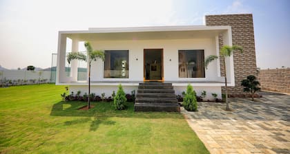 Neo Farm House with Pool, Beach Volley Ball & 5Beds(A/C)