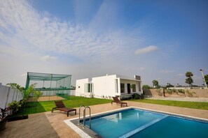 室外游泳池