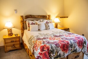 1 bedroom, desk, free WiFi, bed sheets