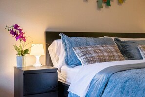 2 bedrooms, iron/ironing board, WiFi, bed sheets - MD Anderson TMC NRG 2 Bedroom 2 Bathroom Spacious and Cozy Apartment  (Houston)