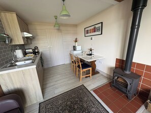 Fridge, microwave, oven, stovetop - Bike Shed, 1-Bed Cottage, Sleeps 2, Pet Friendly (Shorwell)