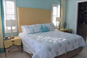 3 bedrooms, iron/ironing board, free WiFi, bed sheets - Bay View Coach Home with Private Beach and Kayak Launch (Bradenton)