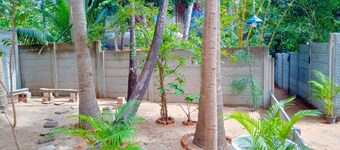 The Well's Serenity Beach house (Beachside Guest house)