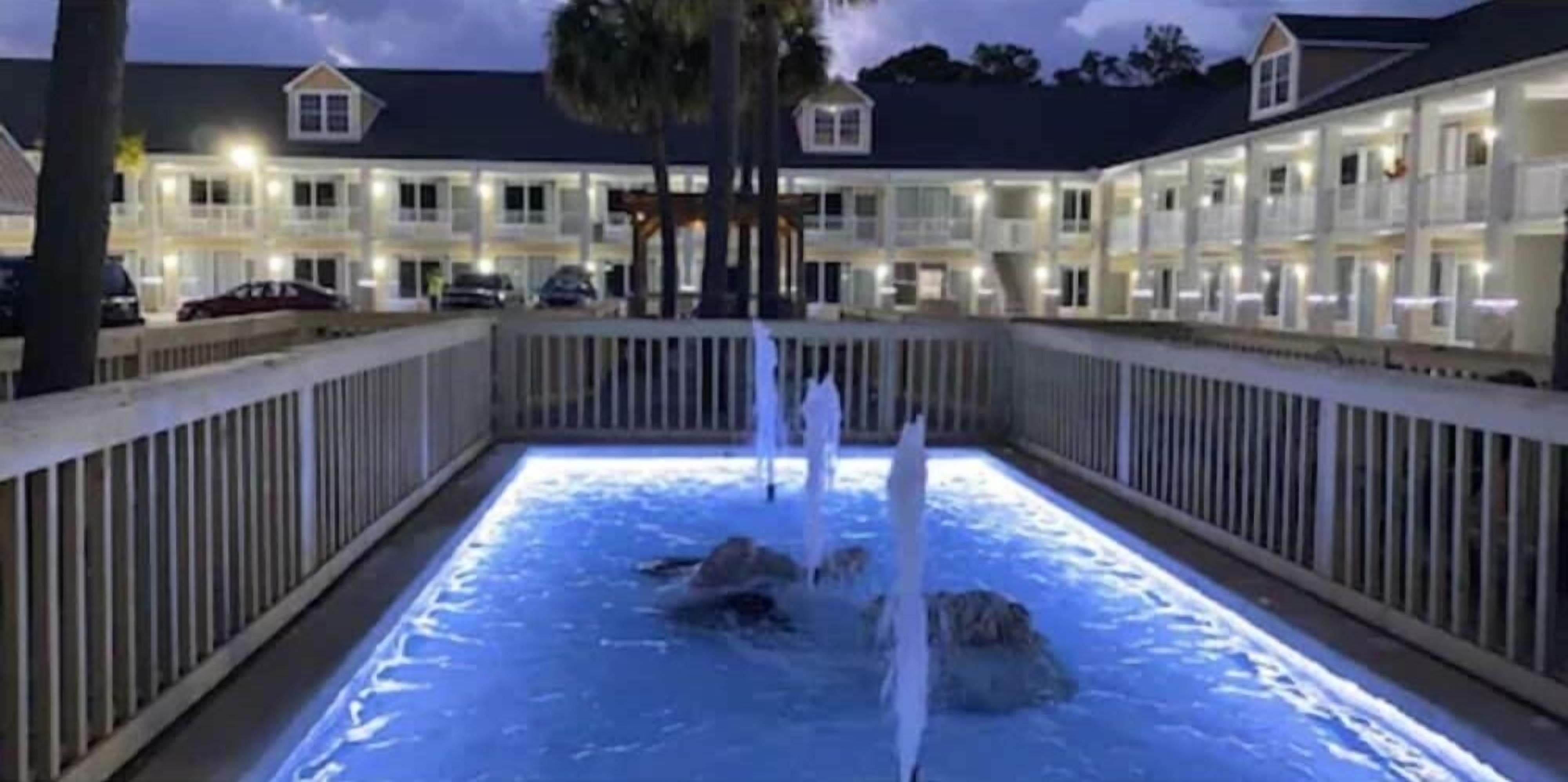 حمّام سباحة خارجي