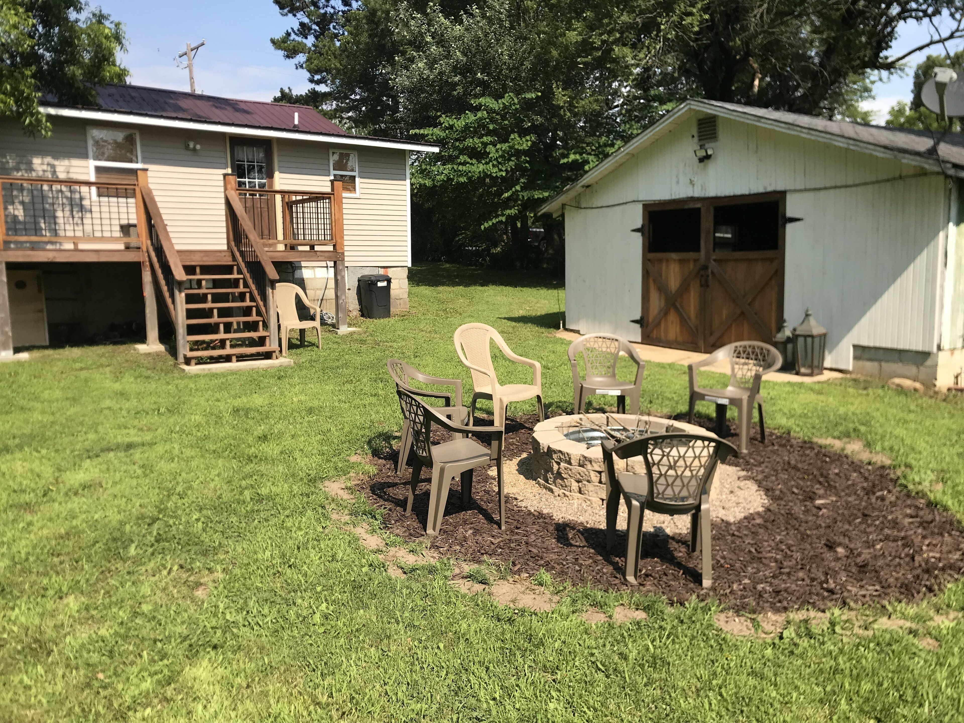 Cottage on 7s 