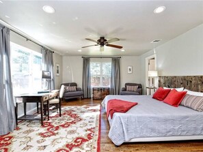 4 bedrooms, desk, iron/ironing board, travel cot