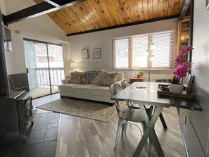 House (PT1) | Living room | TV, fireplace - PT1 (Whitefish)