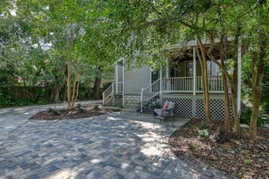 Terrace/patio - Walk to Historic District, Shops, Restaurants and Bars, Free Driveway Parking, $300 in Free Tickets! (St. Augustine)