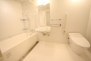 Phòng, phù hợp cho người khuyết tật, không hút thuốc (Universal Design) | Phòng tắm | Đồ dùng nhà tắm miễn phí, máy sấy tóc, dép đi trong nhà